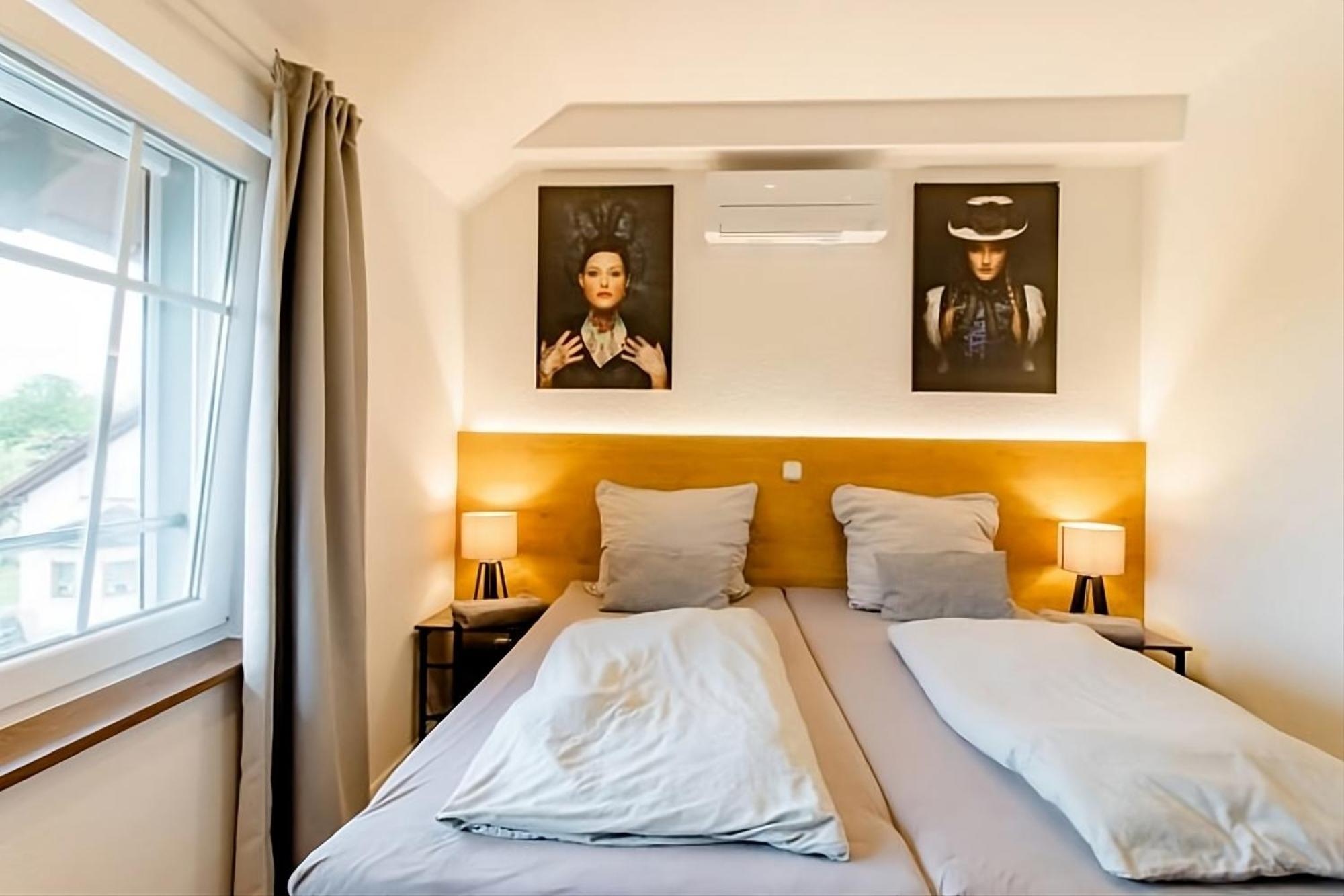 Komfortables Doppelzimmer In Kehl Goldscheuer - 1A Guesthouse Ngoại thất bức ảnh